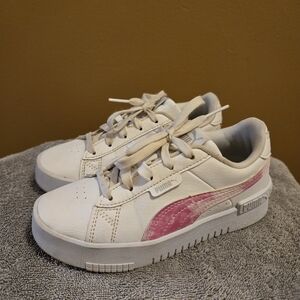 Puma Kids White Sneakers with Pink Formstrip